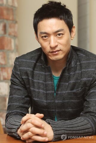 Archivo:Joo Jin Mo17.jpg