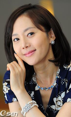 Archivo:Yum Jung Ah8.jpg
