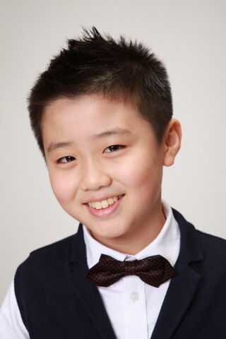 Archivo:Lee Hyung Suk (2000)7.jpg