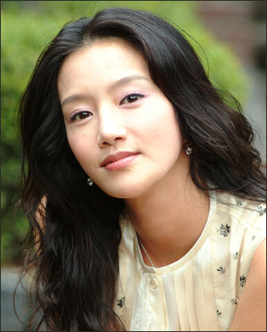 Archivo:Kim Min.jpg
