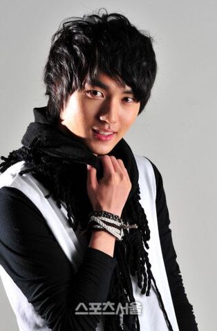 Archivo:Lee Min Ho (1993)2.jpg
