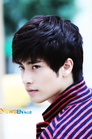 Archivo:Sung Hoon6.jpg