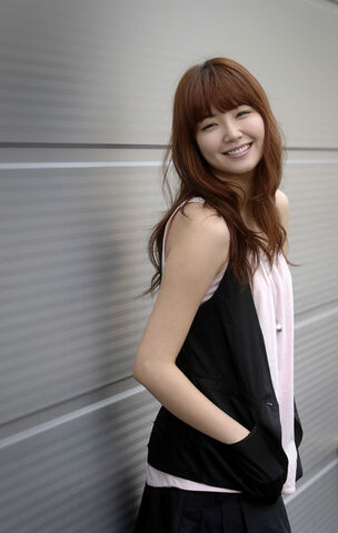 Archivo:Kim-Sae-Rom.jpg