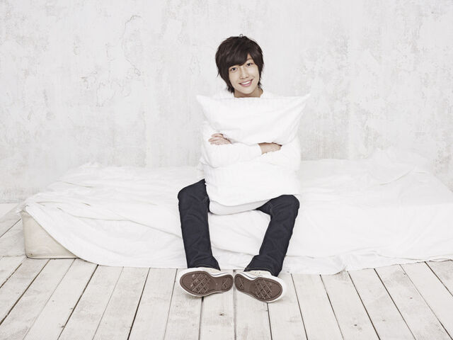 Archivo:Kwang Min 02.jpg