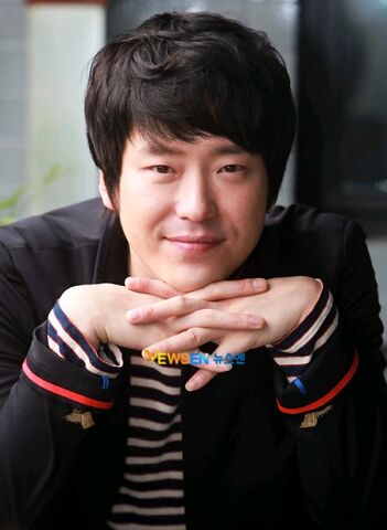Archivo:Uhm Ki Joon5.jpg