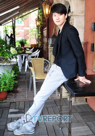 Archivo:Kang Sung12.jpg