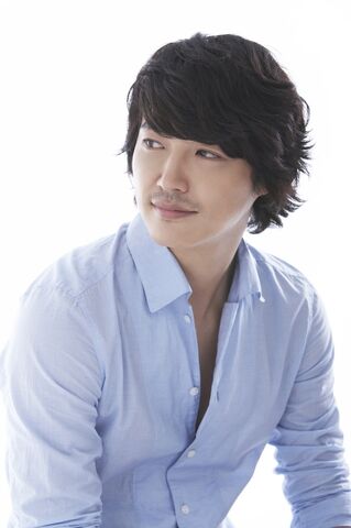 Archivo:Yoon Sang Hyun11.jpg