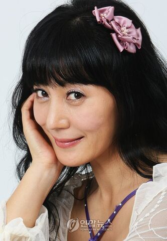 Archivo:Heo Yoon Jung5.jpg