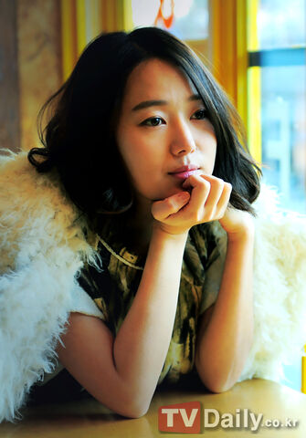 Archivo:Yoon Jin Seo16.jpg