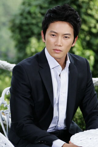 Archivo:Ji Sung4.jpg