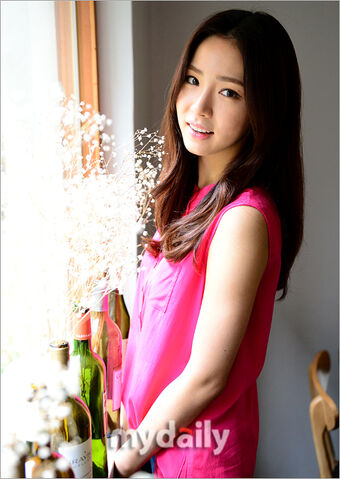 Archivo:Shin Se Kyung33.jpg