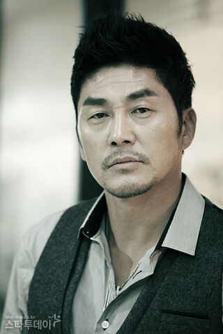 Archivo:Kim Young Ho.jpg