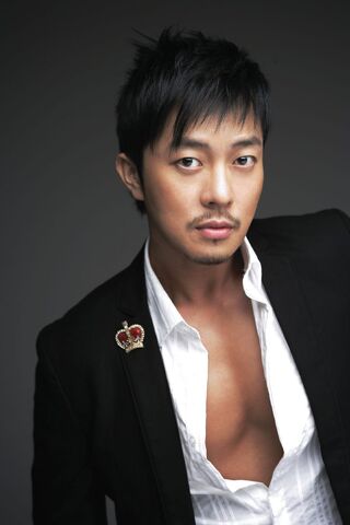 Archivo:Yoon Gun2.jpg