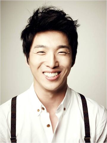 Archivo:Dong Hyun Bae5.jpg
