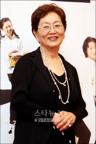 Archivo:Kim Young Ok.jpg