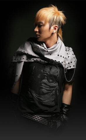 Archivo:LeeTeuk 03.jpg