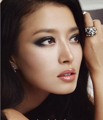 Archivo:Hwang Bo5.jpg