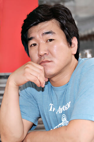 Archivo:Yoon Je Moon17.jpg