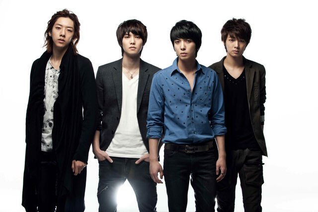 Archivo:CNBLUE012.jpg