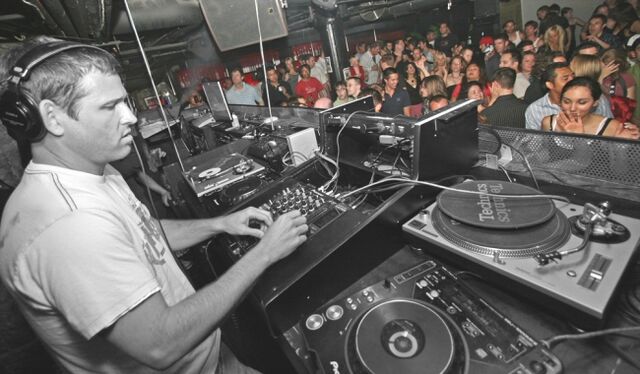 File:Kaskade.jpg