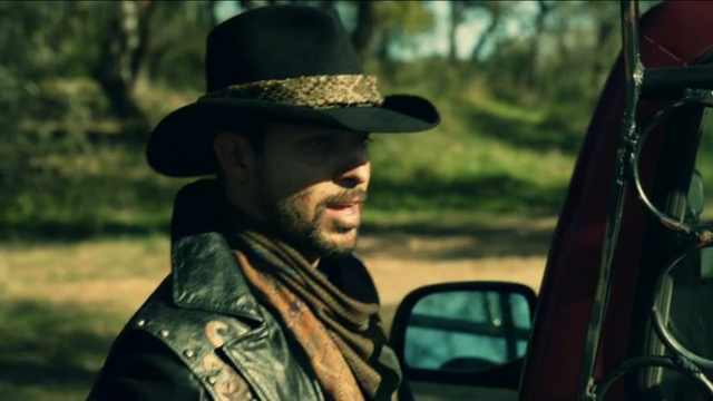 File:Carlos 8 1x02.png