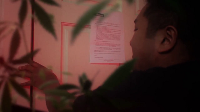File:Stanton opens door.png