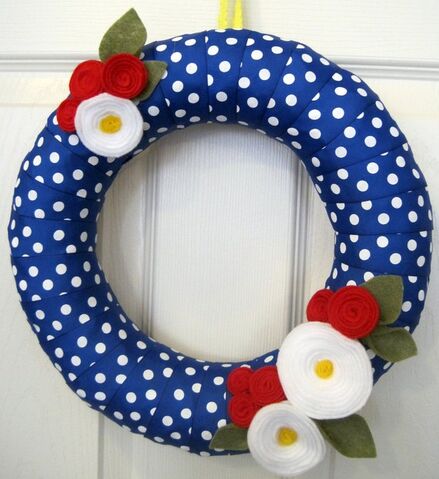 File:Patriotic Polkadot Wreath.jpeg