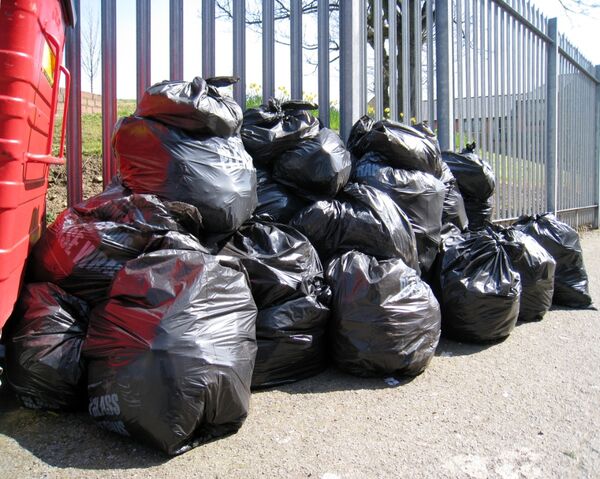 File:2010-04-17 LitterPickRubbishBags.jpg