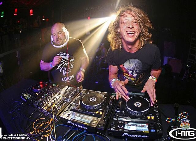 Archivo:Pegboard nerds.jpg
