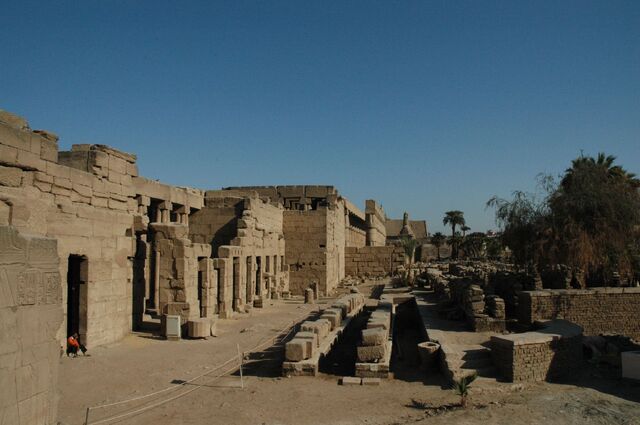 Plik:Luxor Tempio.jpg