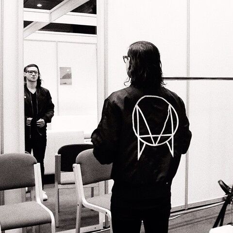 Archivo:Owsla jacket 3.jpg