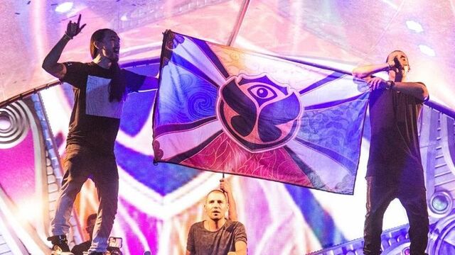 Archivo:Dimitri-vegas-like-mike-y-su-gran-sorpresa-1422359287022.jpg