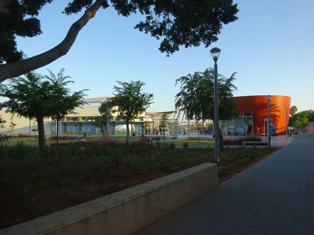 File:La park holon.jpg