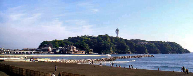 File:EnoshimaIsland.jpg