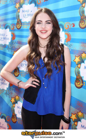 File:Elizabeth-Gillies-CSH-060722.jpg