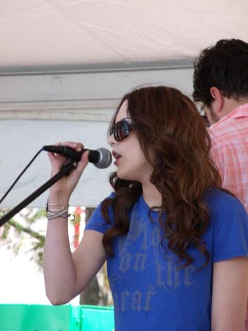 File:Liz225.jpg