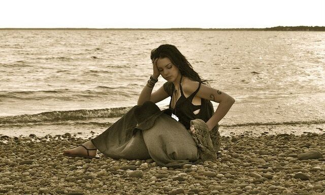 File:LizBeachSitting.jpg