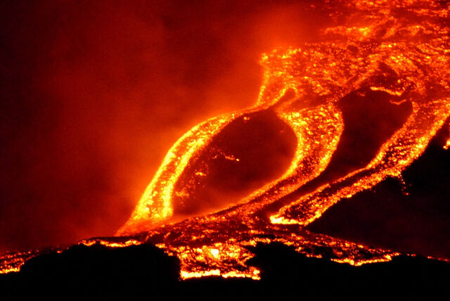 File:Jaw-Dropping-Photos-of-Lava-13.jpg