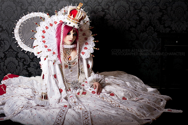 File:Huge cosplay.png
