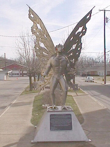Archivo:Mothman.jpg