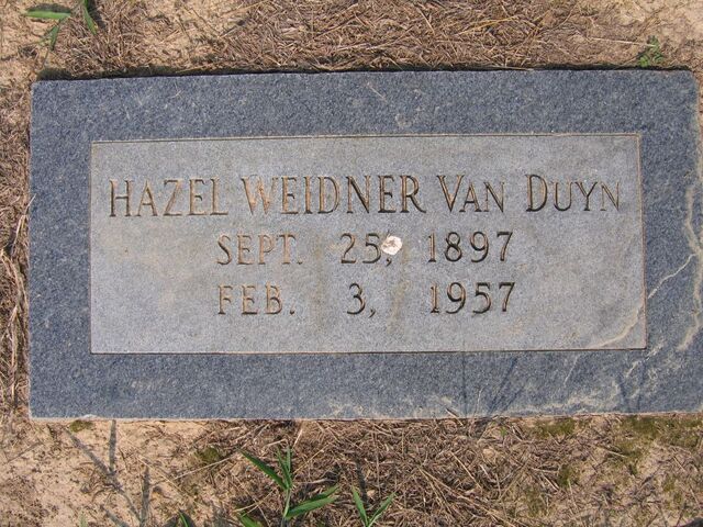 Archivo:Van Duyn, Hazel W.jpg