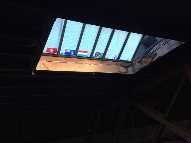 File:Windowflags.jpg