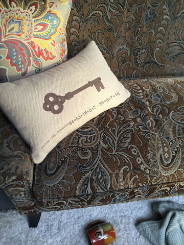 File:Pillows.jpg