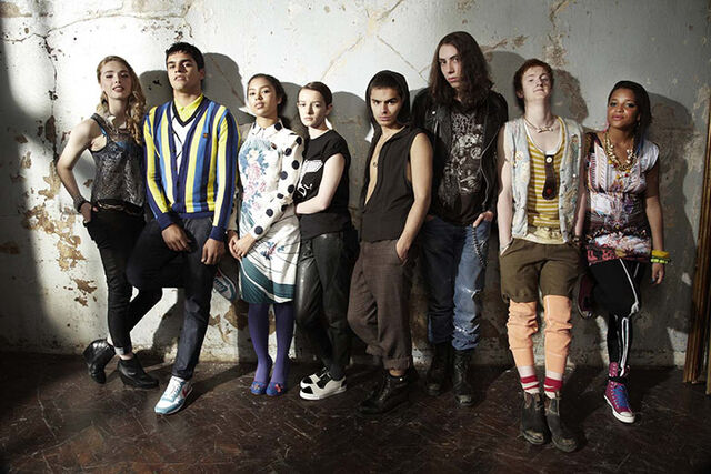 File:The-Skins-5-cast-001-1.jpg
