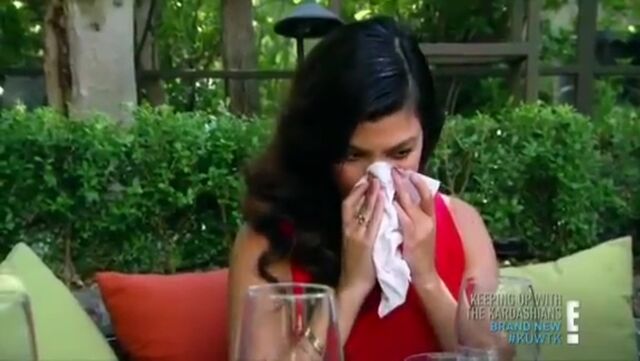 File:KourtneyKardashianBlowNose.jpg
