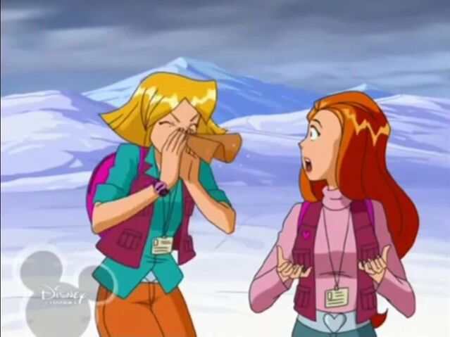File:CloverBlowNose.jpg