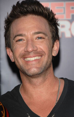 File:David Faustino-3.jpg