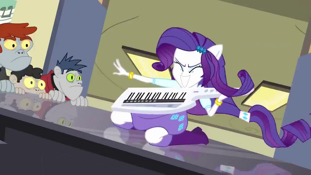 File:Rarity playing keytar EG2.png