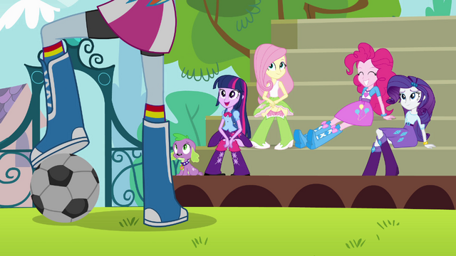 File:Rainbow Dash agrees to help EG.png