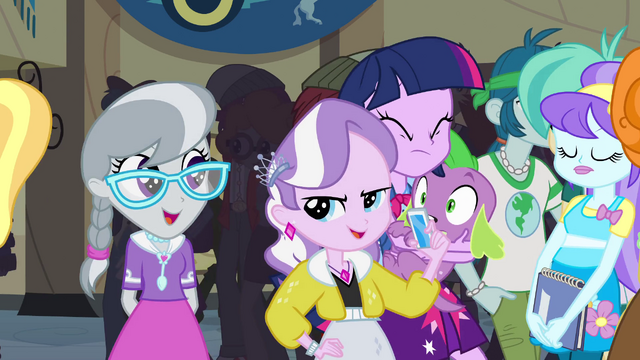 File:Diamond Tiara and Silver Spoon in crowded hallway EG.png